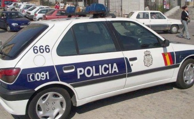 Reţea de proxeneţi români destructurată în Spania